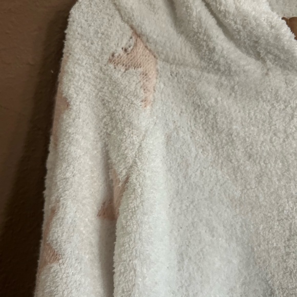 POL White and Pink Star Cowl Neck Sweater with matching pants. - Picture 3 of 12